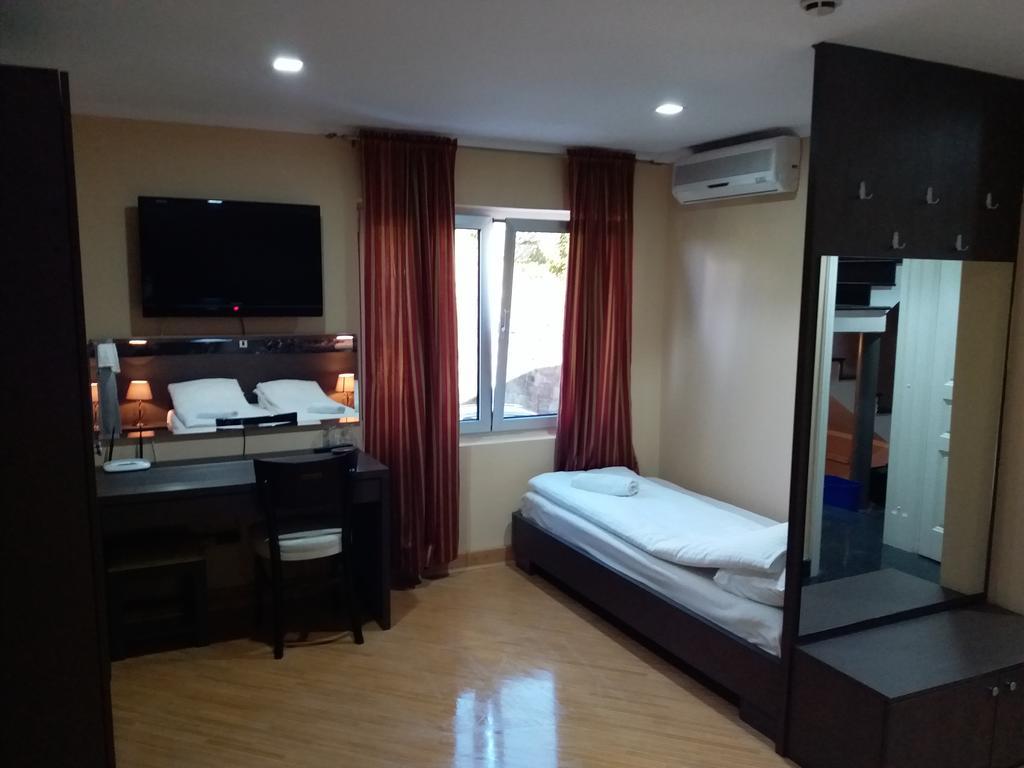 Hotel Vila Hayat Σαράγεβο Εξωτερικό φωτογραφία