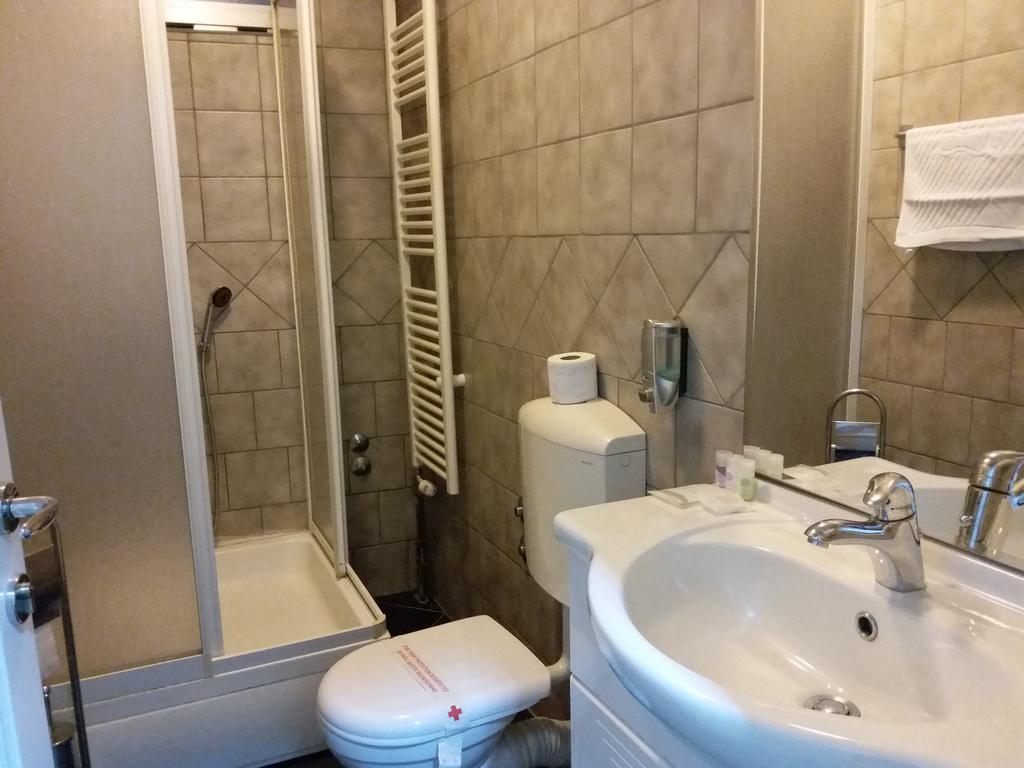 Hotel Vila Hayat Σαράγεβο Δωμάτιο φωτογραφία
