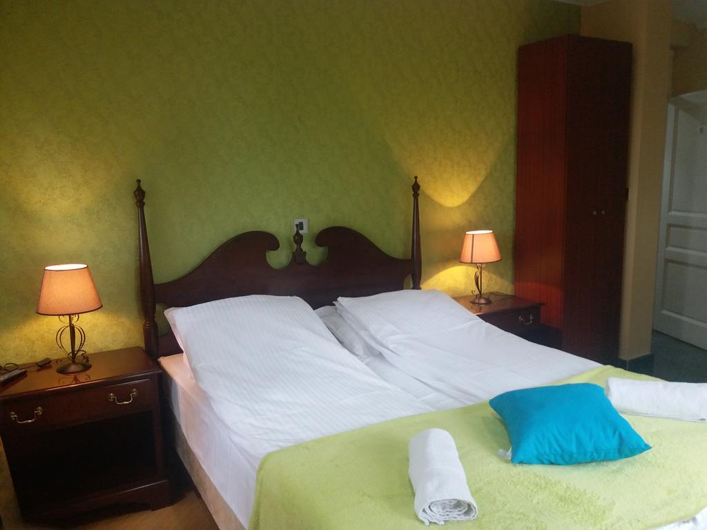 Hotel Vila Hayat Σαράγεβο Δωμάτιο φωτογραφία