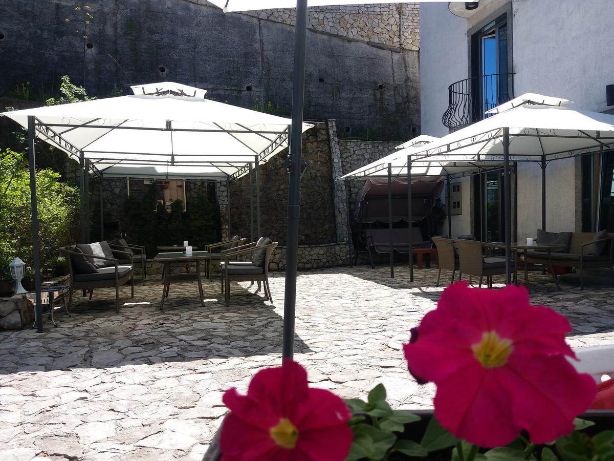 Hotel Vila Hayat Σαράγεβο Εξωτερικό φωτογραφία